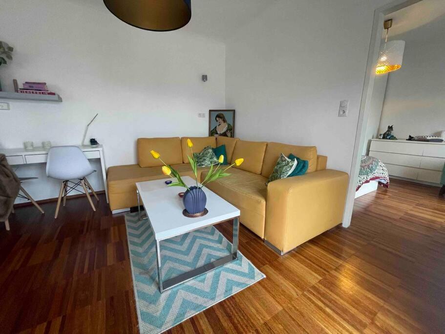 Cosy Flat With Huge Terrasse! Long Or Shortterm Leilighet Wien Eksteriør bilde