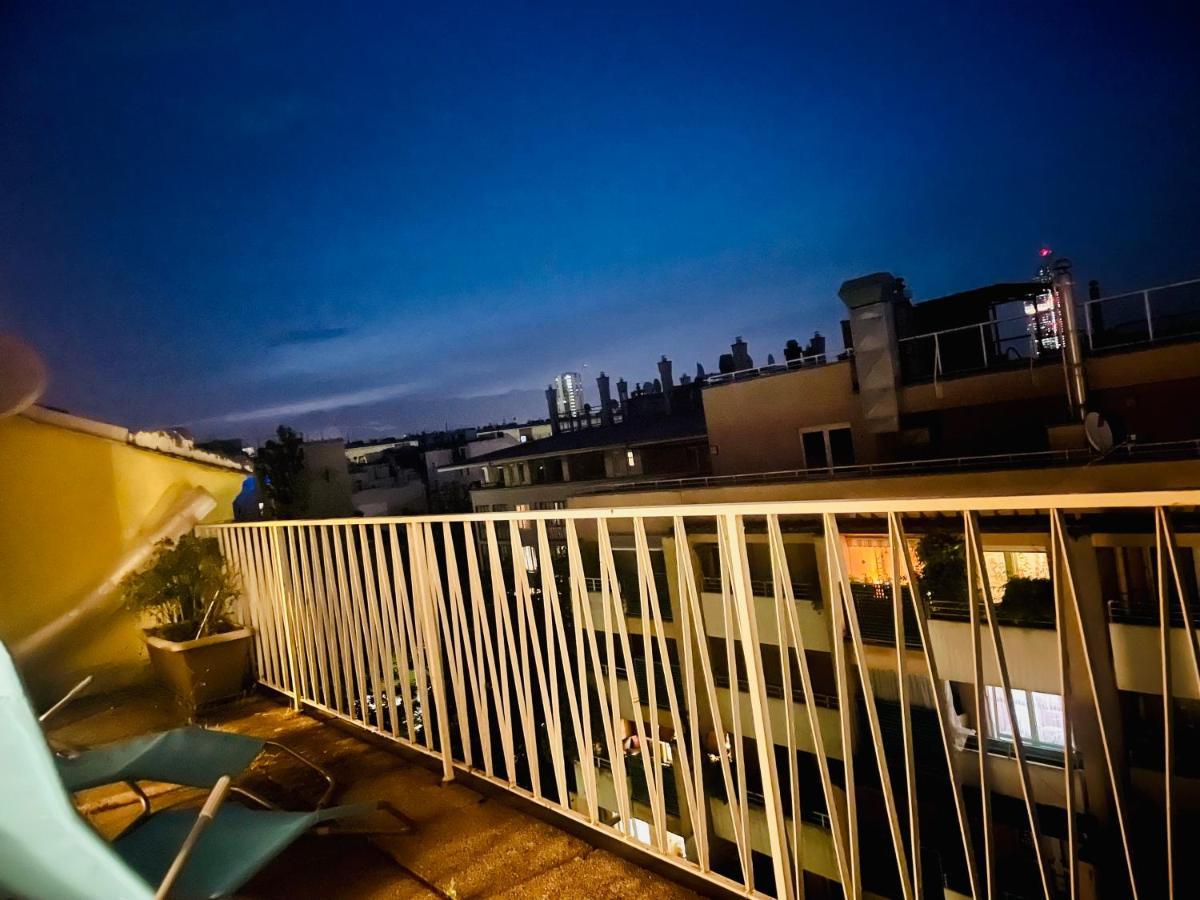 Cosy Flat With Huge Terrasse! Long Or Shortterm Leilighet Wien Eksteriør bilde