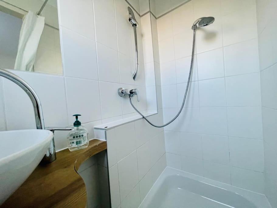 Cosy Flat With Huge Terrasse! Long Or Shortterm Leilighet Wien Eksteriør bilde