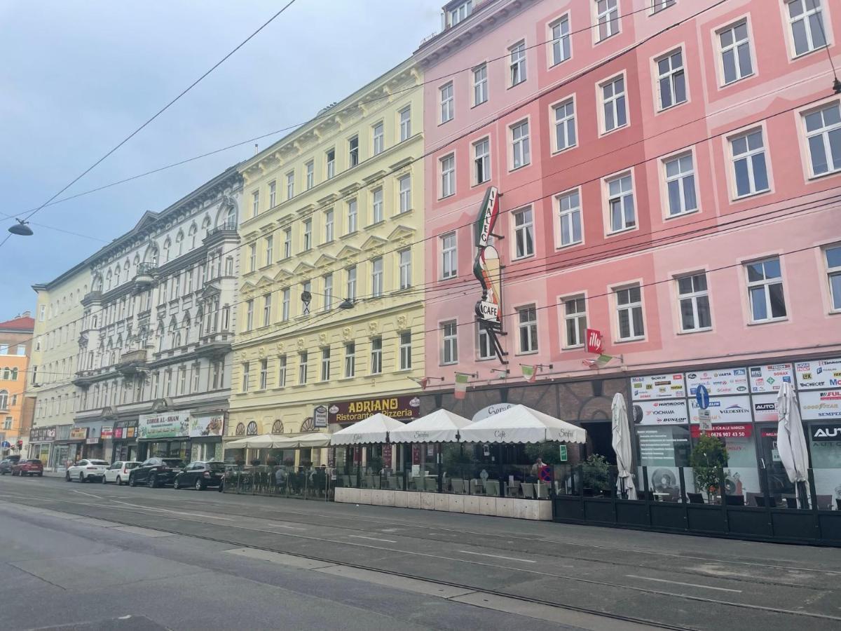Cosy Flat With Huge Terrasse! Long Or Shortterm Leilighet Wien Eksteriør bilde