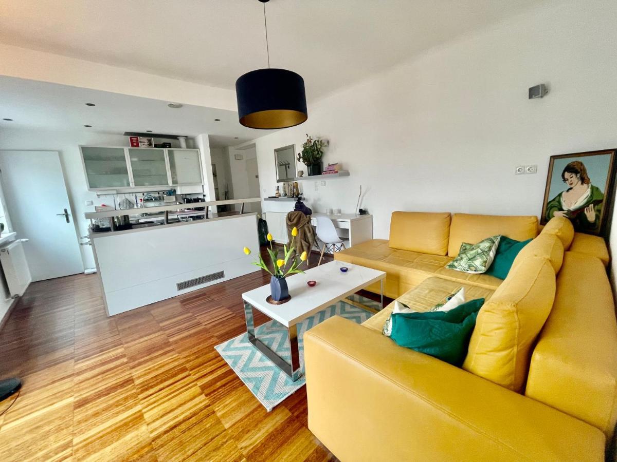 Cosy Flat With Huge Terrasse! Long Or Shortterm Leilighet Wien Eksteriør bilde